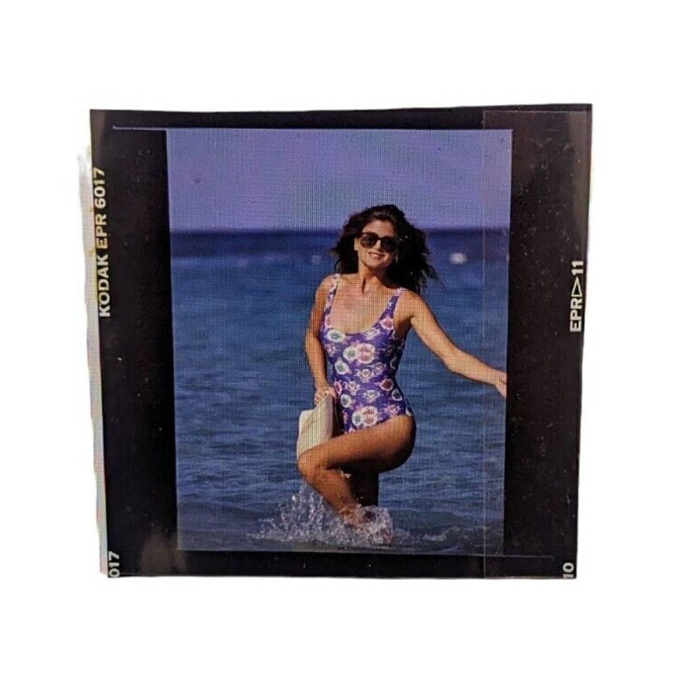 Kathy Ireland Photo Slide Swimsuit‎ Model Catalog Production Picture (B2)